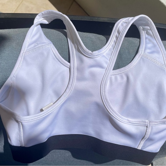 Nike sports bra white and black xs - Picture 4 of 6
